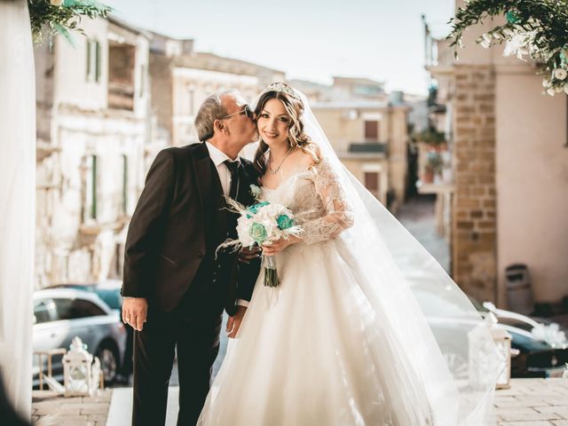 Il matrimonio di Giuseppe e Elisa a Mirabella Imbaccari, Catania 39