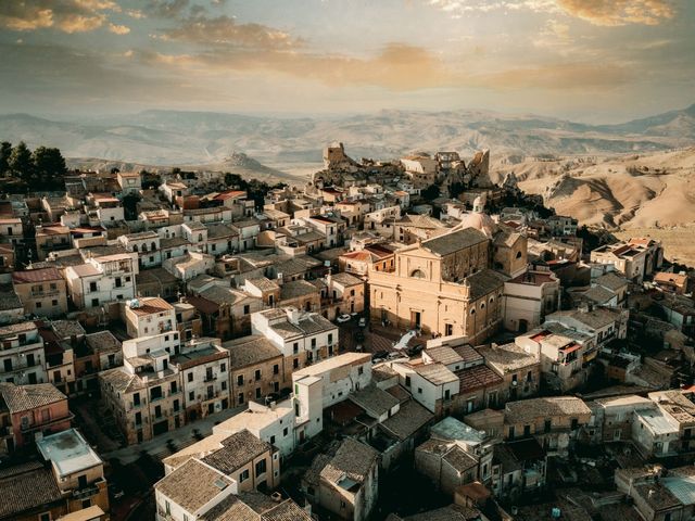 Il matrimonio di Giuseppe e Elisa a Mirabella Imbaccari, Catania 48