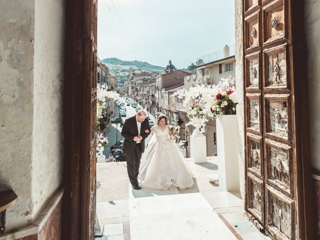 Il matrimonio di Salvatore e Elisabeth a Casteltermini, Agrigento 47