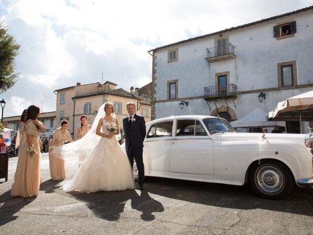 Il matrimonio di Gianluca e Valentina a Manziana, Roma 32
