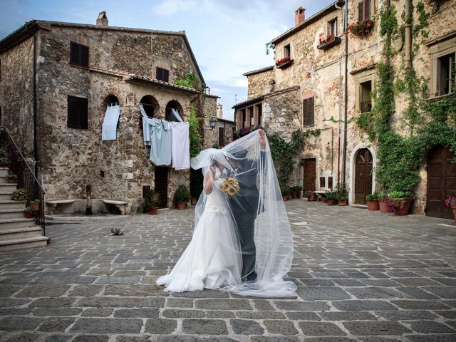 Il matrimonio di Fabrizio e Ilaria a Semproniano, Grosseto 47