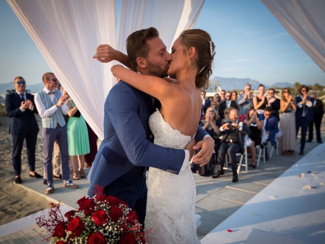 Il matrimonio di Matteo e Giada a Viareggio, Lucca 27