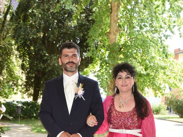 Il matrimonio di Aldi e Brunilda a Ponte Buggianese, Pistoia 36
