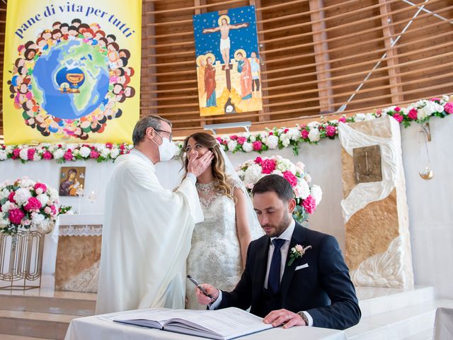 Il matrimonio di Tommaso e Edwige a Noicattaro, Bari 12