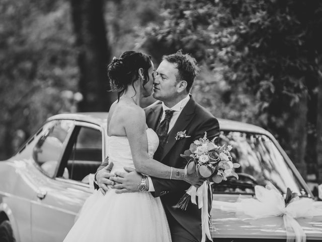 Il matrimonio di Maura e Filippo a Bucine, Arezzo 30