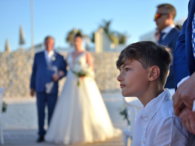 Il matrimonio di Alberto e Vicky a Polignano a Mare, Bari 20