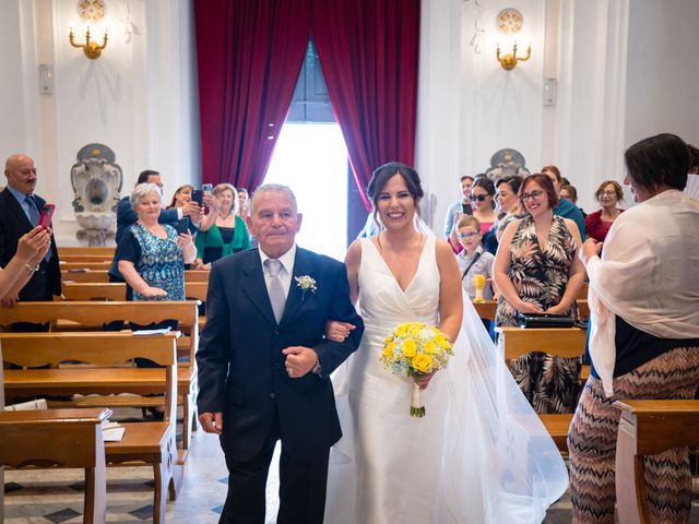 Il matrimonio di Maria e Davide a Torre del Greco, Napoli 19