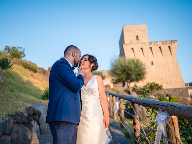 Il matrimonio di Maria e Davide a Torre del Greco, Napoli 29