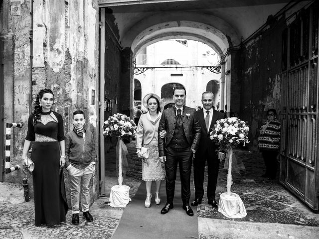 Il matrimonio di Mario e Anna a Sant&apos;Antonio Abate, Napoli 23