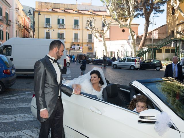 Il matrimonio di Mario e Anna a Sant&apos;Antonio Abate, Napoli 28