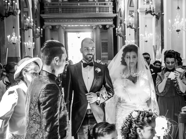 Il matrimonio di Mario e Anna a Sant&apos;Antonio Abate, Napoli 30