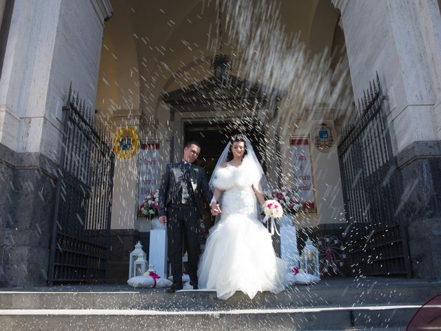 Il matrimonio di Mario e Anna a Sant&apos;Antonio Abate, Napoli 37