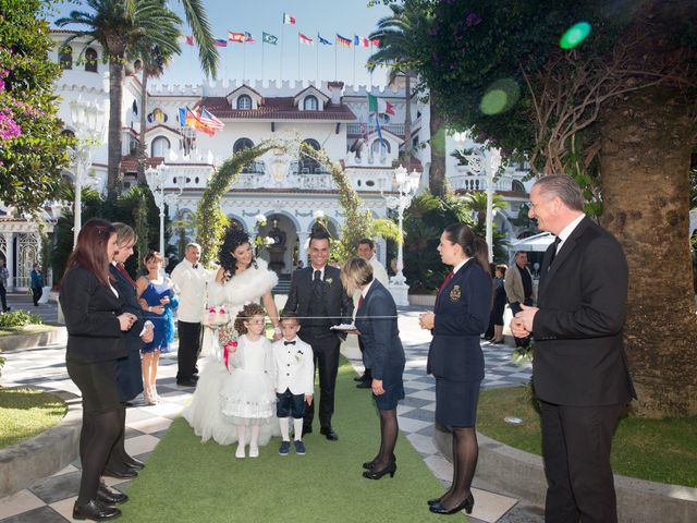 Il matrimonio di Mario e Anna a Sant&apos;Antonio Abate, Napoli 70