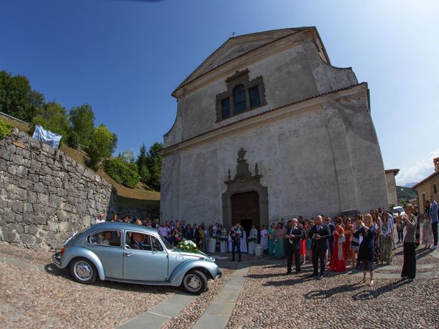 Il matrimonio di Mirco e Mara a Solto Collina, Bergamo 17