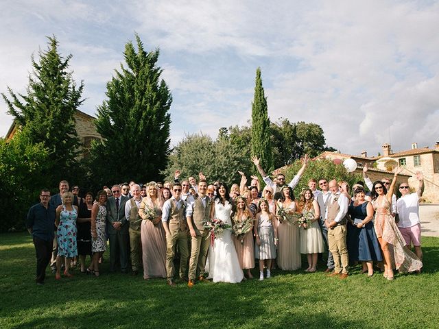 Il matrimonio di Leon e Lucy a Asciano, Siena 41