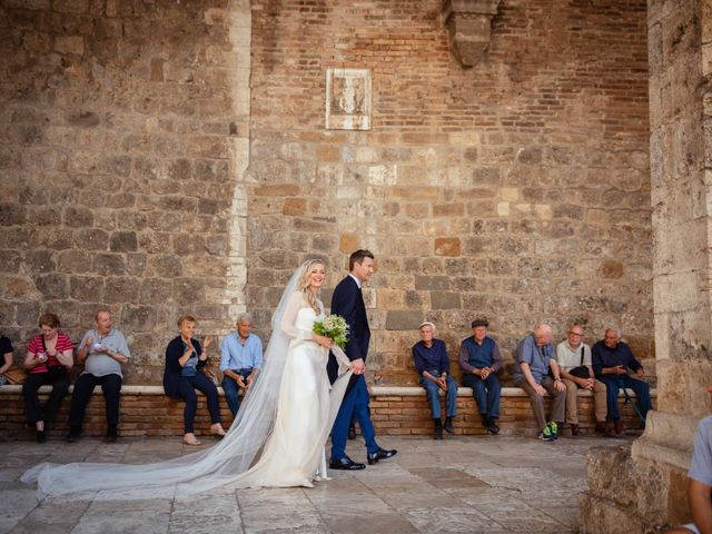 Il matrimonio di Nidal e Sara a San Gimignano, Siena 35