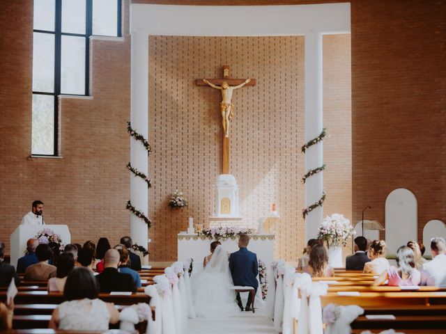 Il matrimonio di Luca e Sara a Sulmona, L&apos;Aquila 9