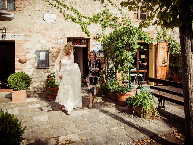 Il matrimonio di Mattia e Raffaella a San Quirico d&apos;Orcia, Siena 44