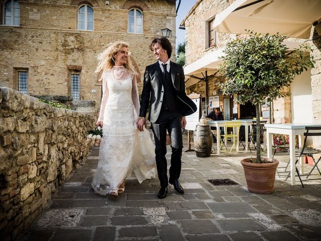 Il matrimonio di Mattia e Raffaella a San Quirico d&apos;Orcia, Siena 93