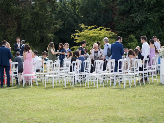 Il matrimonio di Andres e Laura a Varano Borghi, Varese 45