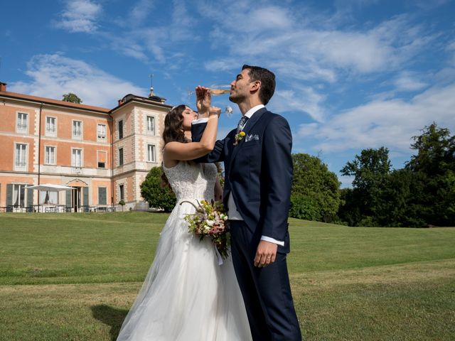 Il matrimonio di Andres e Laura a Varano Borghi, Varese 85