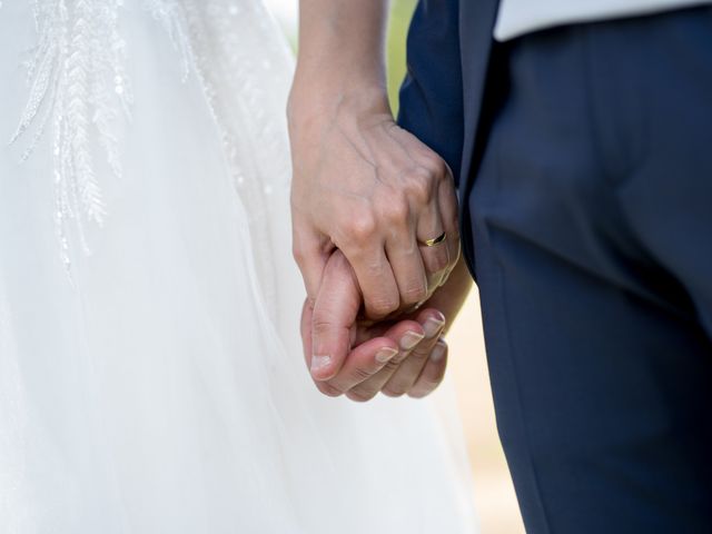 Il matrimonio di Andres e Laura a Varano Borghi, Varese 93