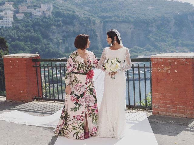 Il matrimonio di Vincenzo e Emanuela a Sorrento, Napoli 14