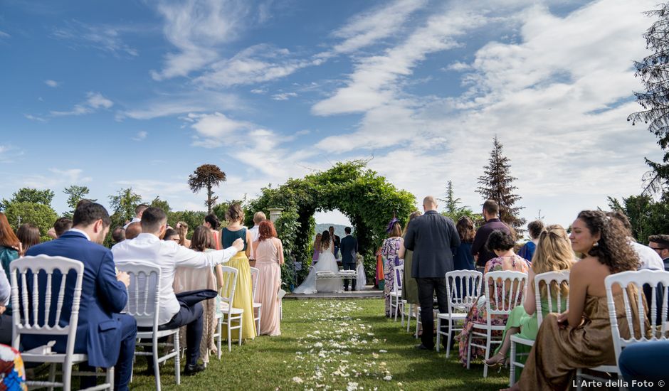 Il matrimonio di Andres e Laura a Varano Borghi, Varese