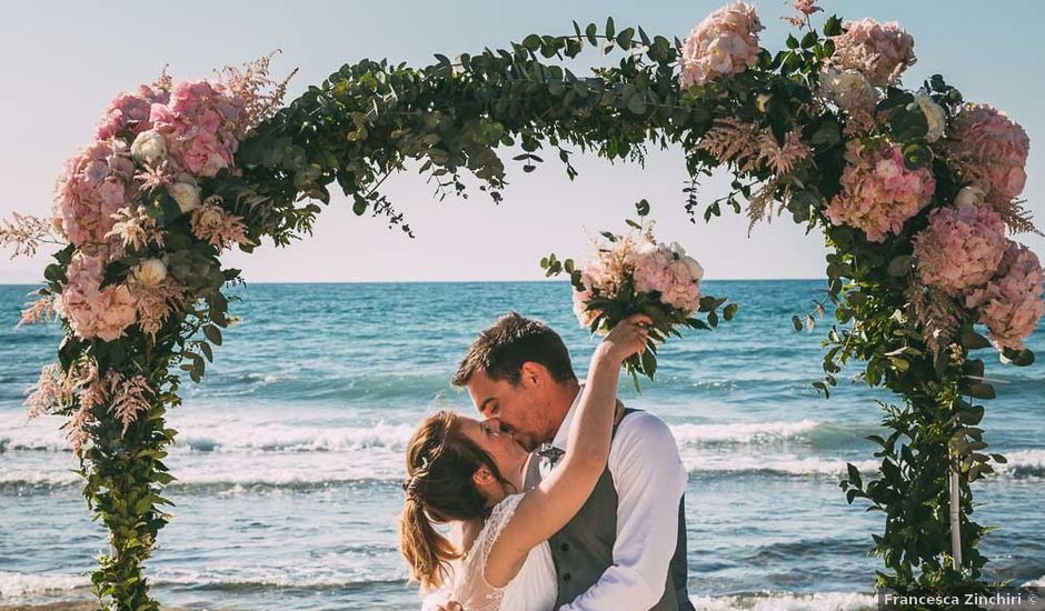 Il matrimonio di Lori e Virginie a Castelsardo, Sassari