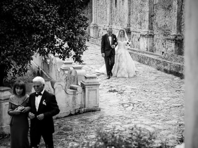 Il matrimonio di Max e Annalisa a Locri, Reggio Calabria 23