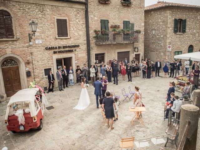 Il matrimonio di Stefano e Silvia a Casale Marittimo, Pisa 14