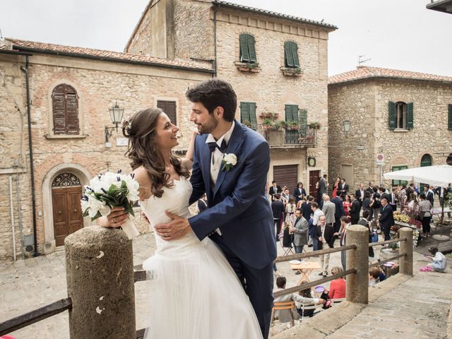 Il matrimonio di Stefano e Silvia a Casale Marittimo, Pisa 17