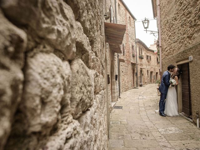 Il matrimonio di Stefano e Silvia a Casale Marittimo, Pisa 20