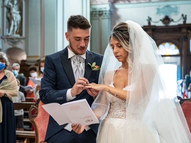Il matrimonio di Luca e Marika a Dongo, Como 19
