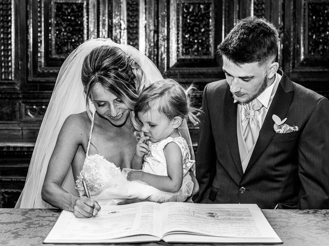 Il matrimonio di Luca e Marika a Dongo, Como 24