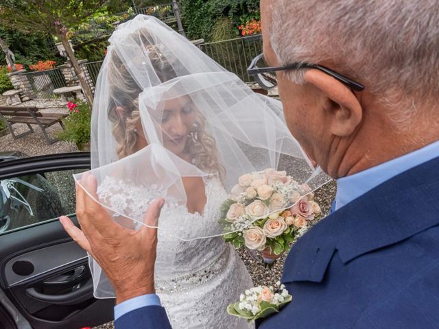 Il matrimonio di Fabio e Fiorella a Vergiate, Varese 13