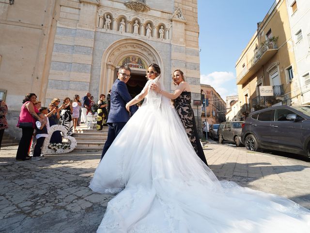 Il matrimonio di Gresia e Salvatore a Adrano, Catania 8