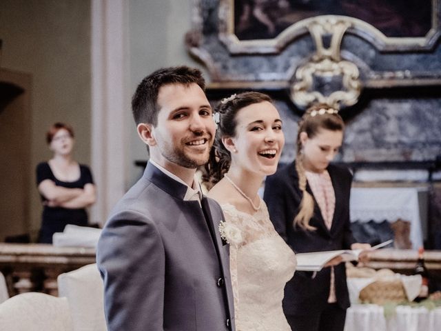 Il matrimonio di Roberto e Valeria a Bisuschio, Varese 25