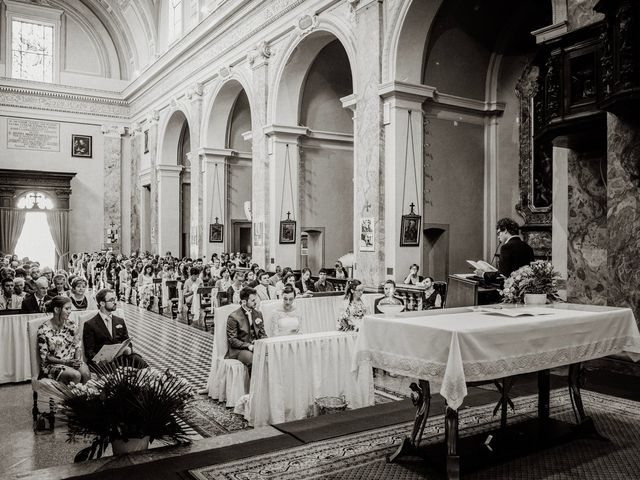 Il matrimonio di Roberto e Valeria a Bisuschio, Varese 30
