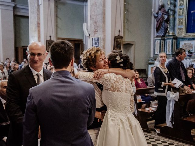 Il matrimonio di Roberto e Valeria a Bisuschio, Varese 47