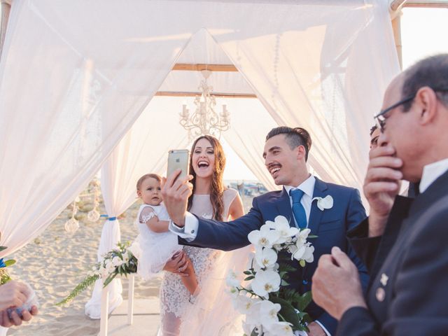 Il matrimonio di Michele e Debora a Viareggio, Lucca 41