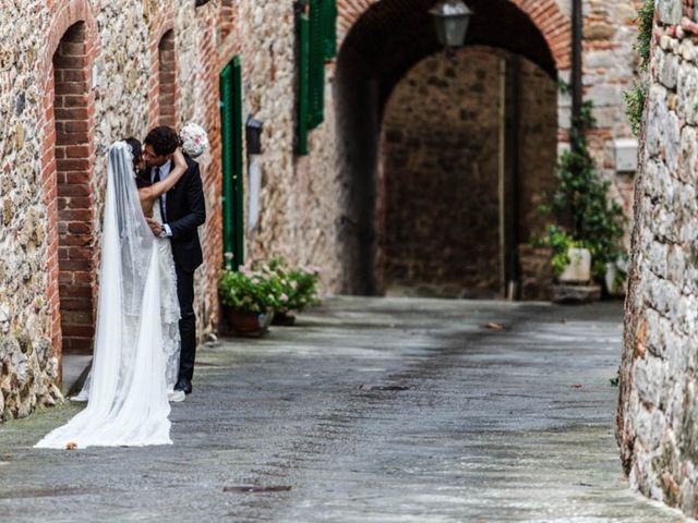 Il matrimonio di Roberto e Martina a Lucignano, Arezzo 92