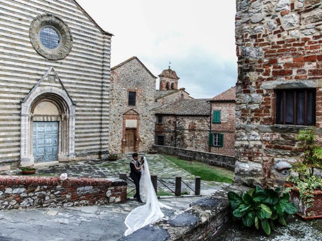 Il matrimonio di Roberto e Martina a Lucignano, Arezzo 170