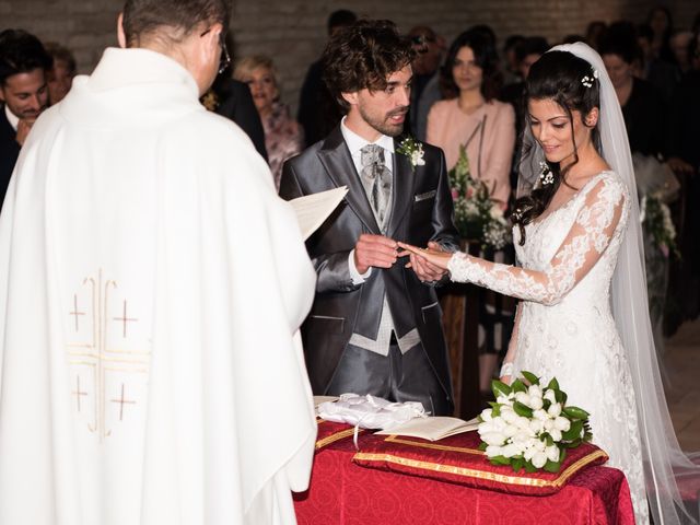 Il matrimonio di Michele e Sara a Monte Roberto, Ancona 16