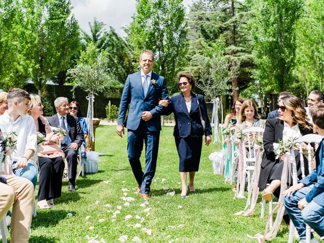 Il matrimonio di Armando e Jennifer a Loreto Aprutino, Pescara 17