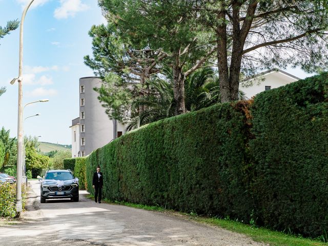 Il matrimonio di Armando e Jennifer a Loreto Aprutino, Pescara 18