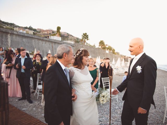 Il matrimonio di Claudio e Daniela a Letojanni, Messina 8