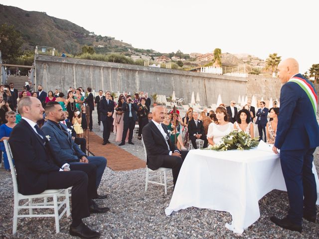 Il matrimonio di Claudio e Daniela a Letojanni, Messina 9