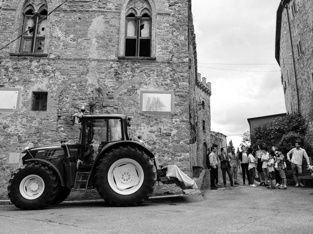 Il matrimonio di Leonardo e Sara a Bucine, Arezzo 9
