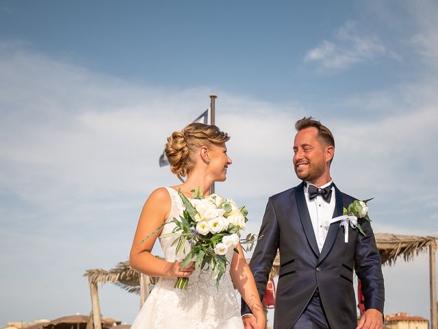 Il matrimonio di Simone e Giulia a Viareggio, Lucca 16